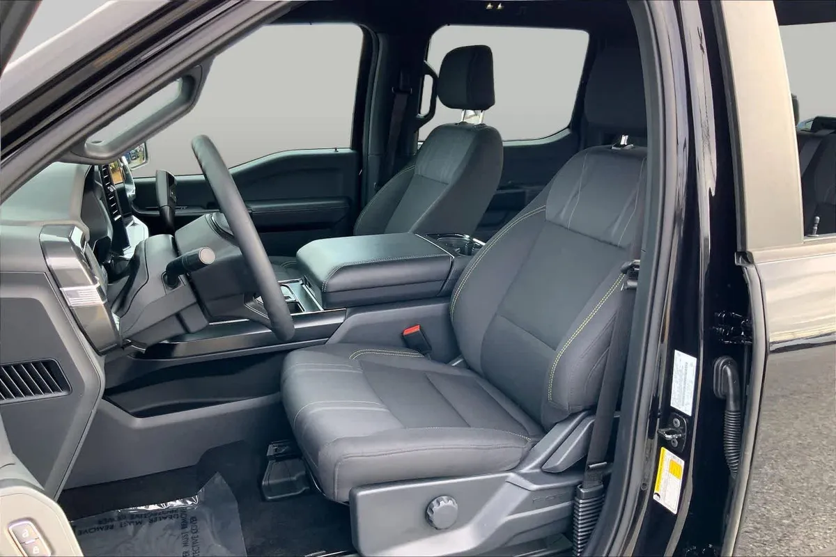 2025 Ford F-150 STX thumbnail 14