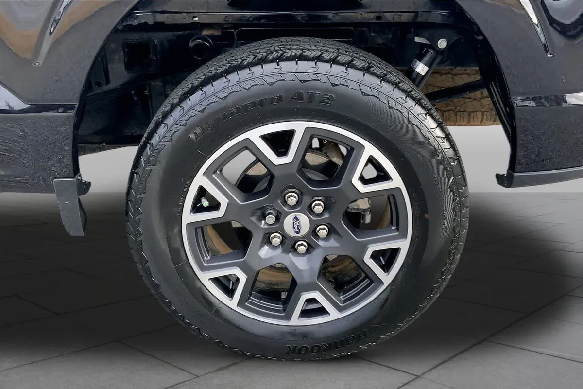 2025 Ford F-150 STX thumbnail 17