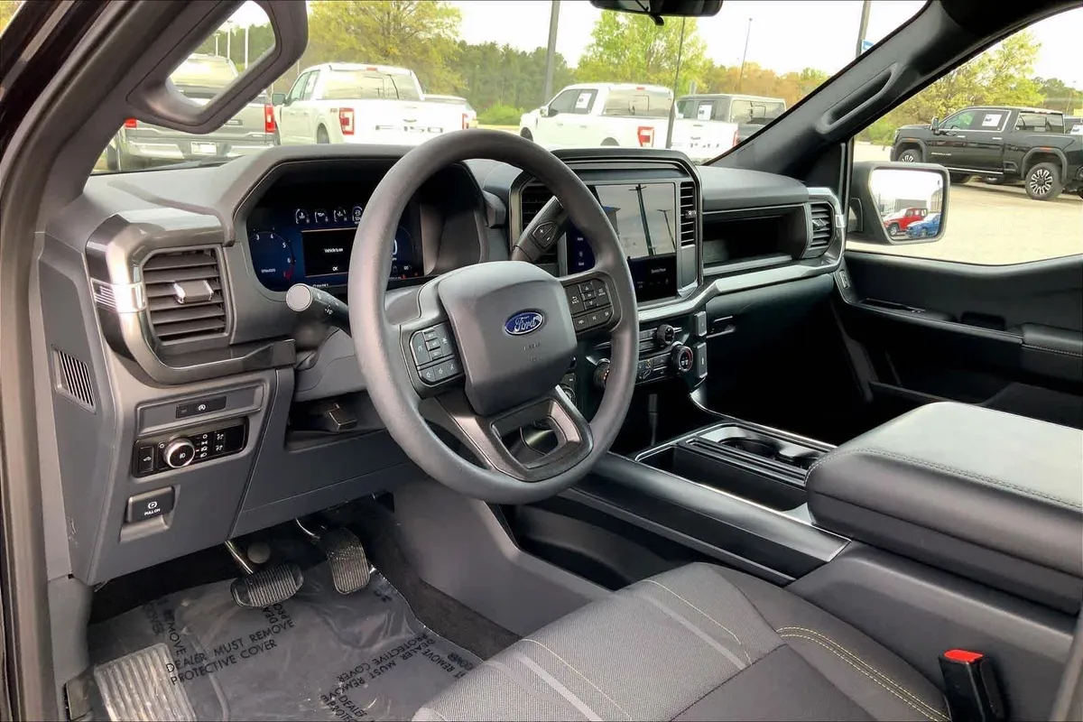 2025 Ford F-150 STX thumbnail 26