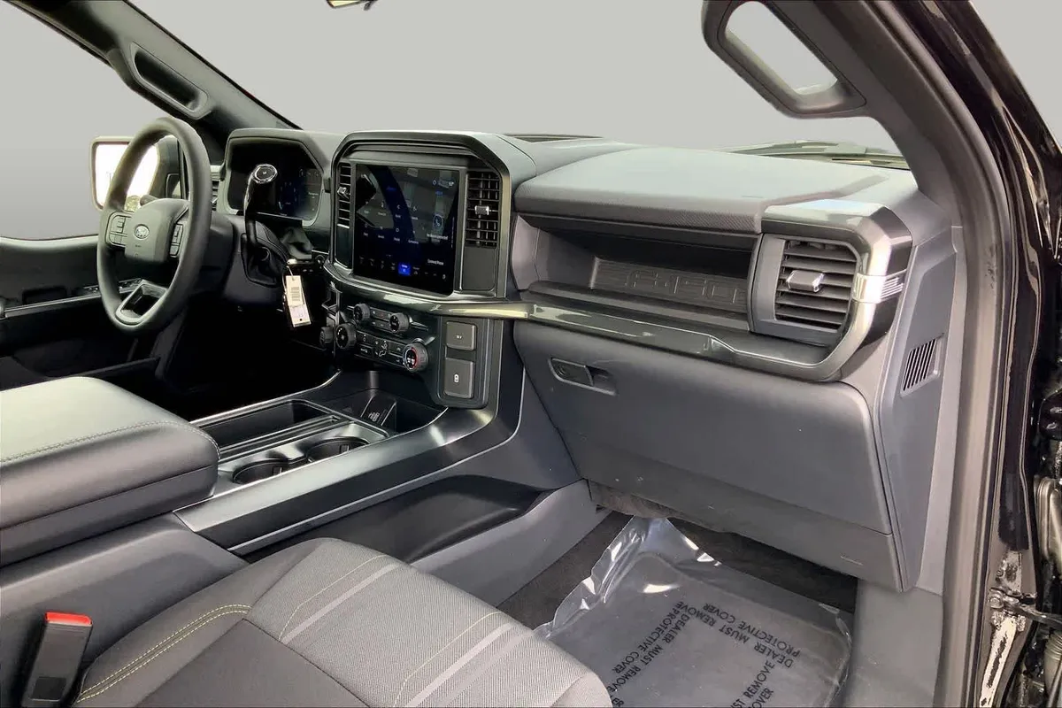 2025 Ford F-150 STX thumbnail 29