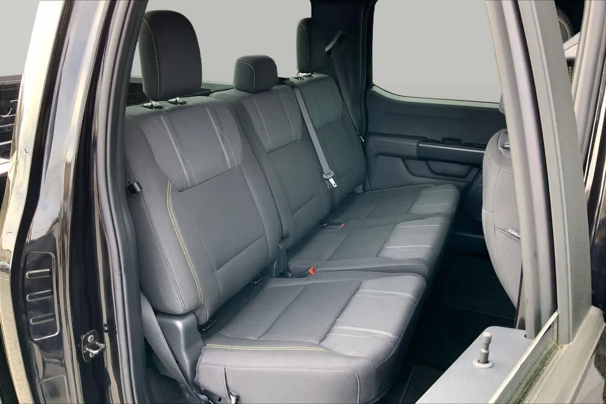 2025 Ford F-150 STX thumbnail 31