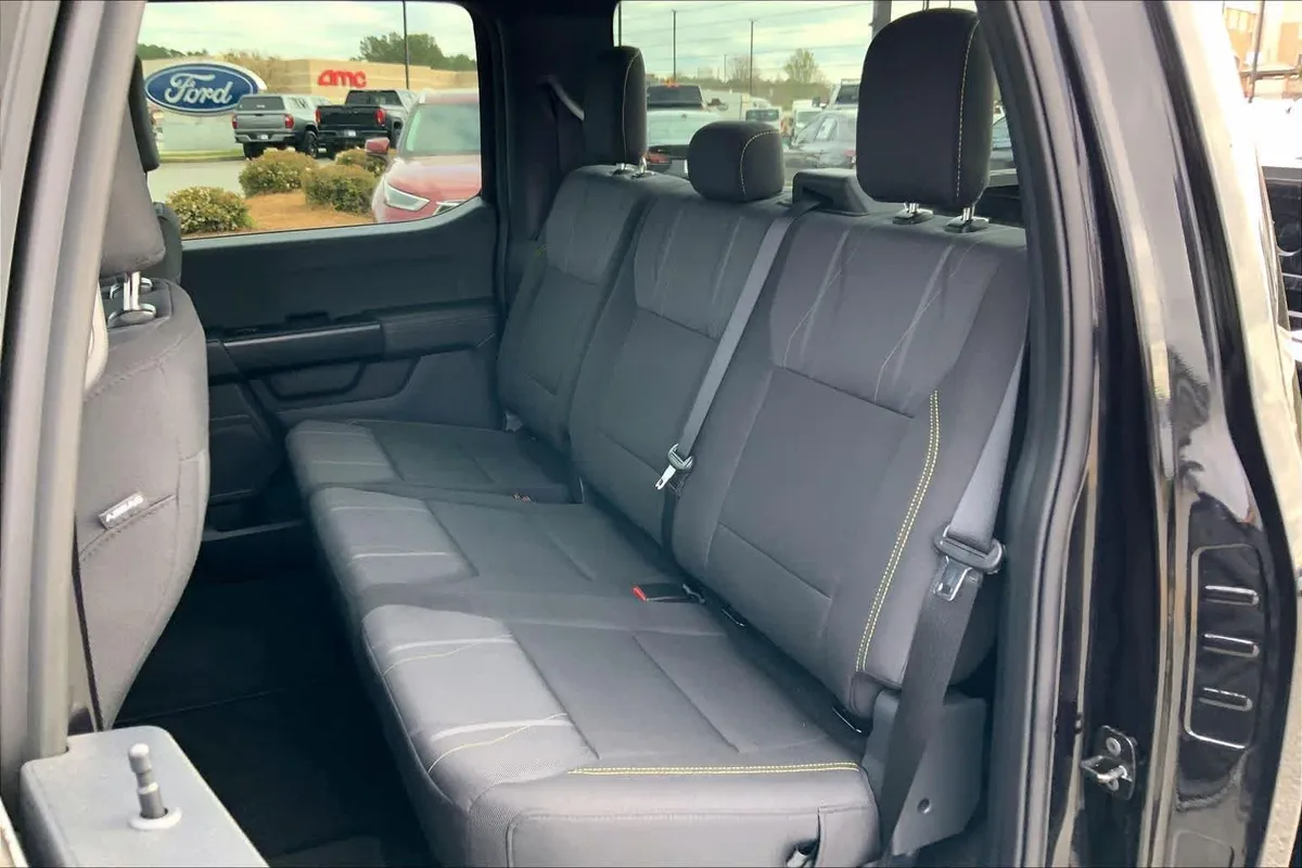 2025 Ford F-150 STX thumbnail 32