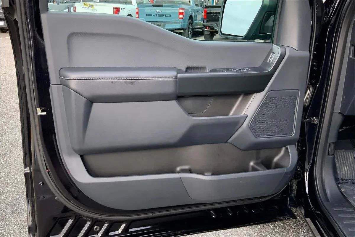 2025 Ford F-150 STX thumbnail 34