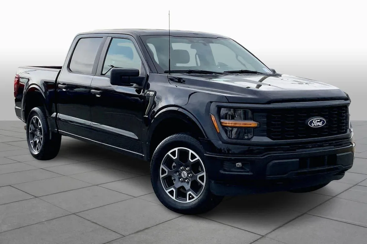 2025 Ford F-150 STX thumbnail 4