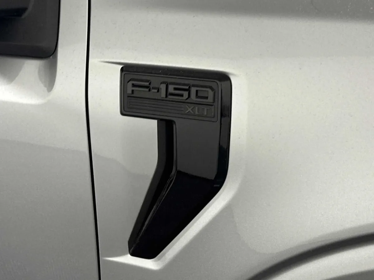 2025 Ford F-150 XLT thumbnail 16