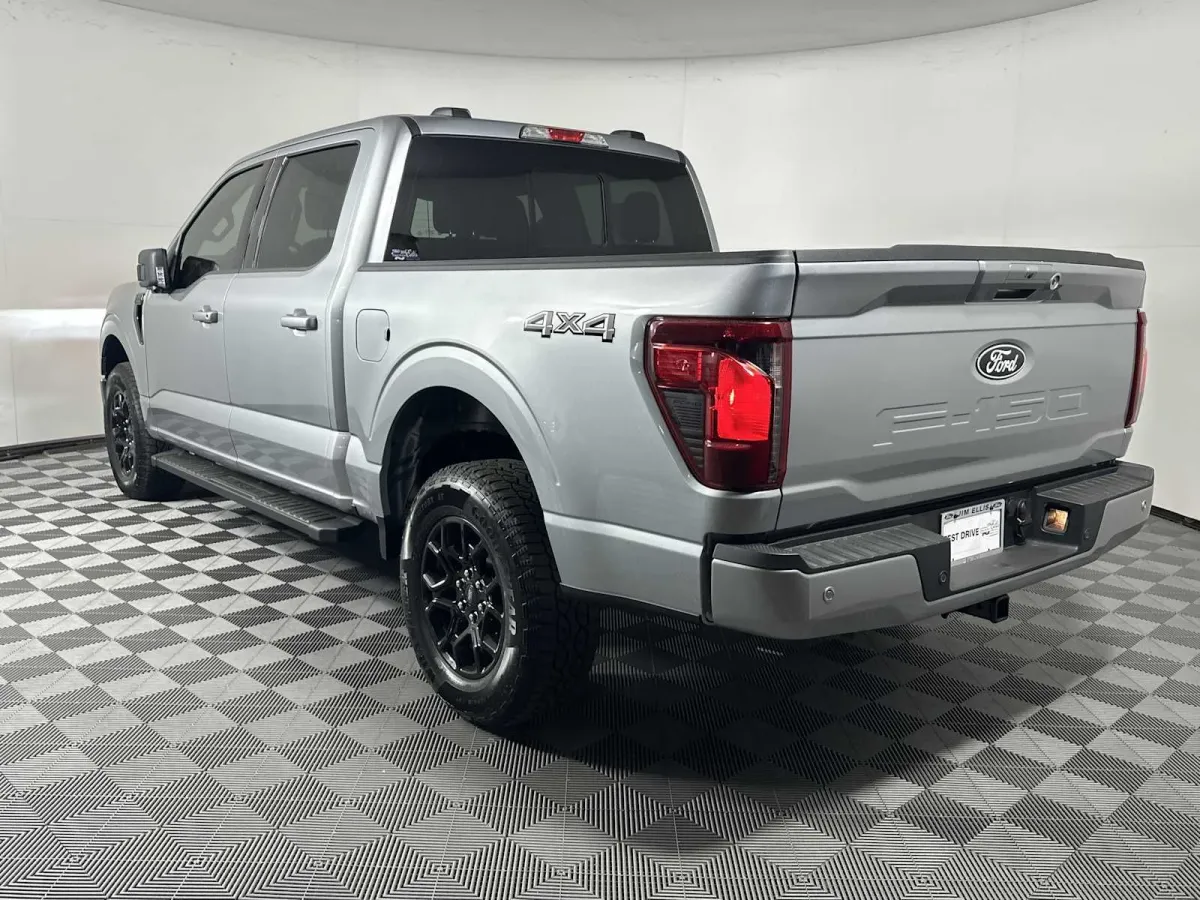 2025 Ford F-150 XLT thumbnail 6