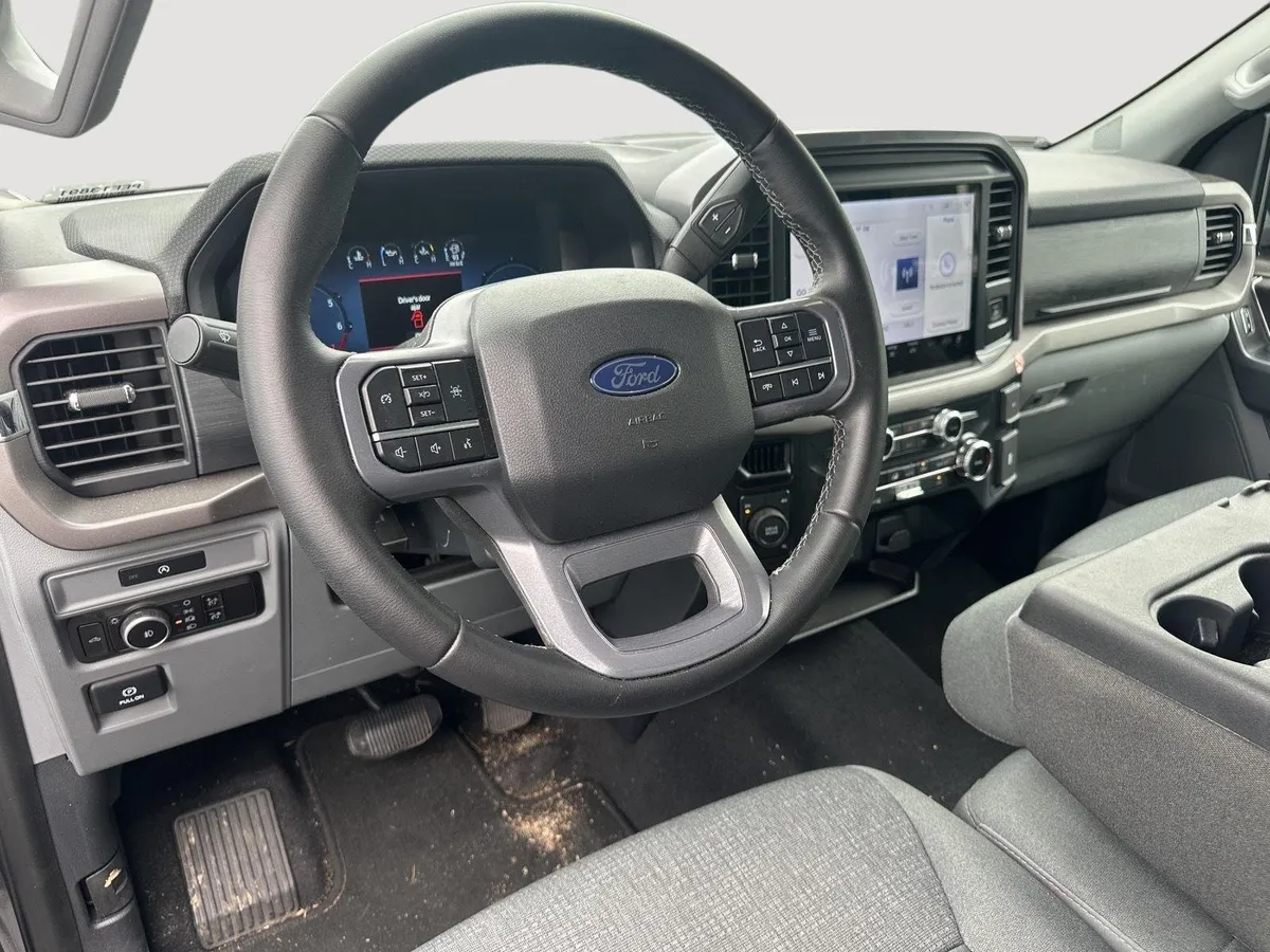 2025 Ford F-150 XLT thumbnail 11