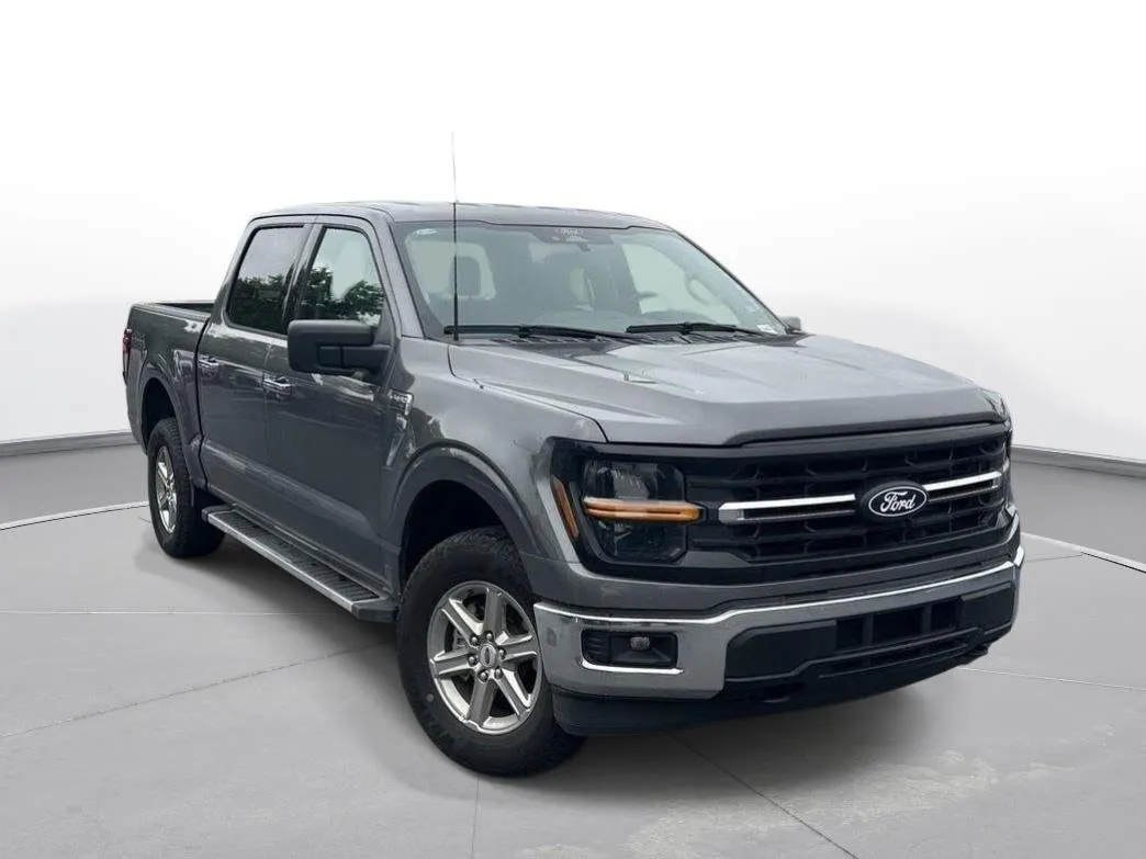 2025 Ford F-150 XLT thumbnail 4