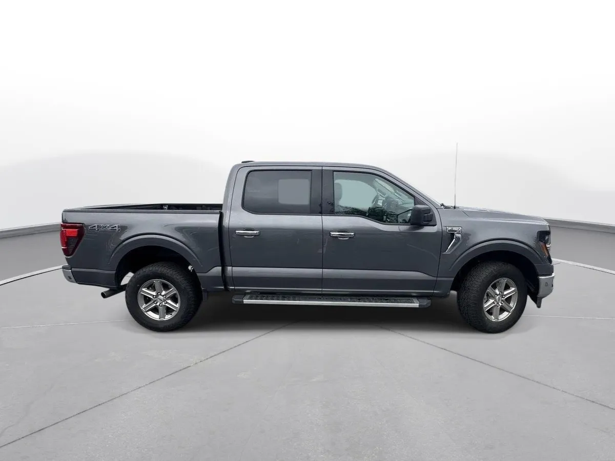2025 Ford F-150 XLT thumbnail 5