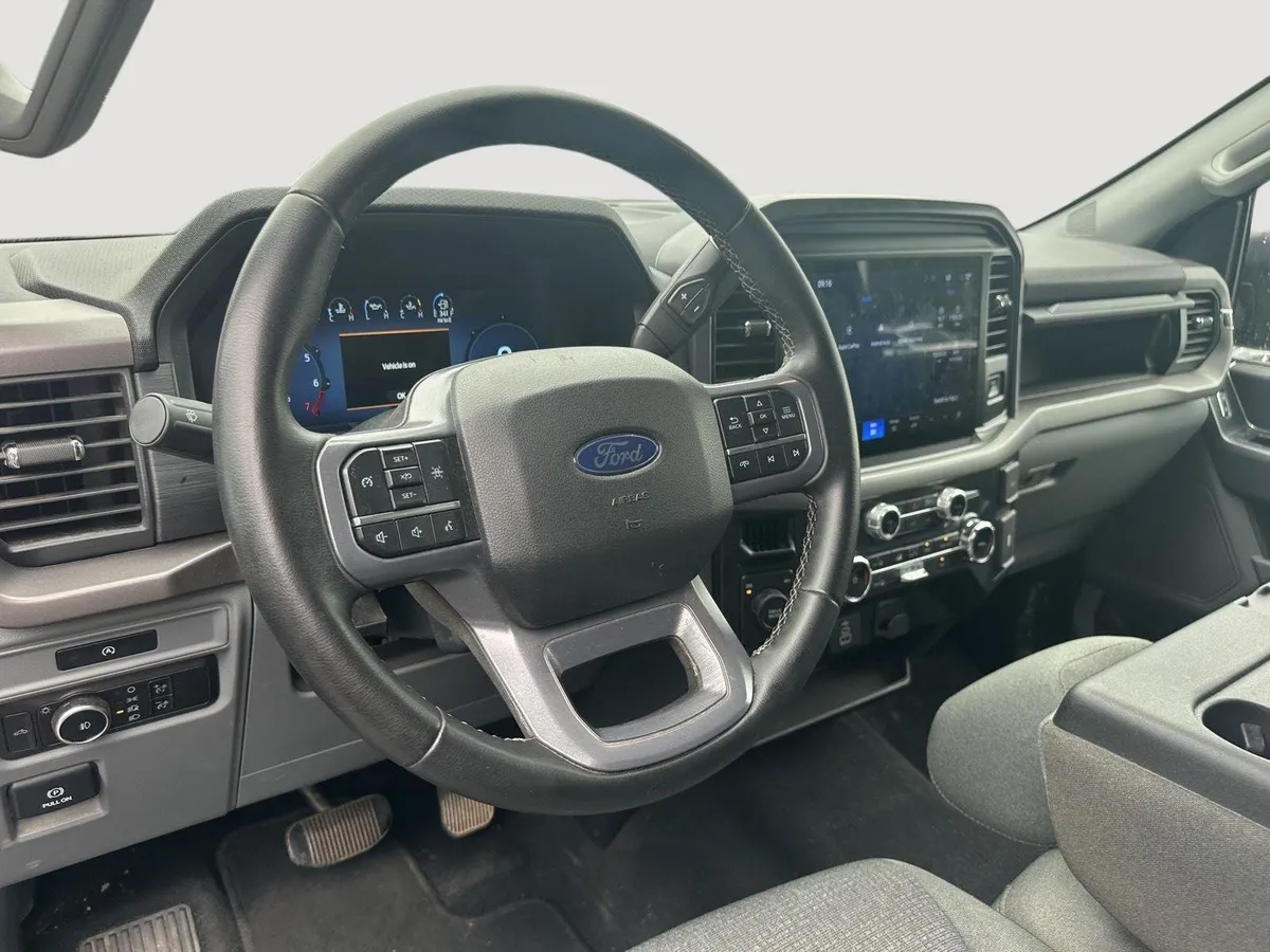 2025 Ford F-150 XLT thumbnail 11