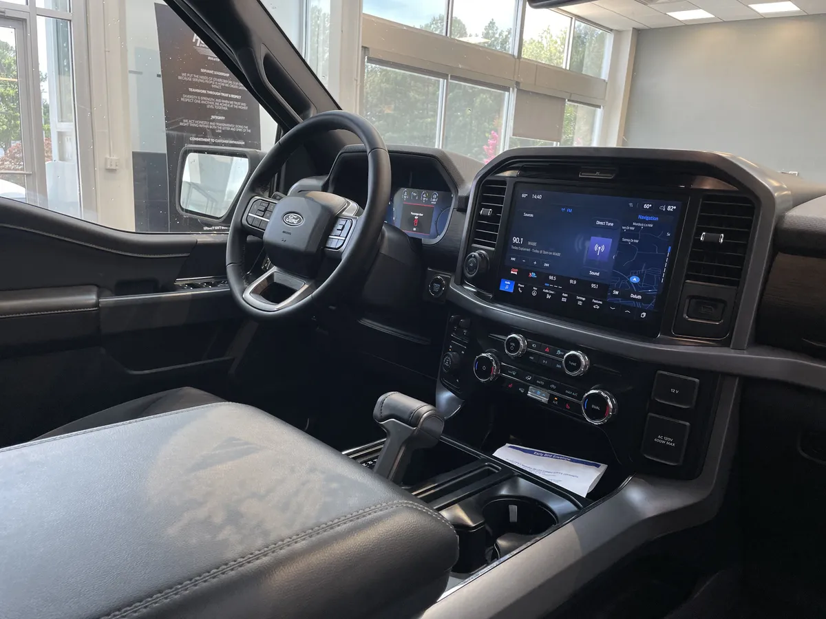 2025 Ford F-150 XLT thumbnail 35