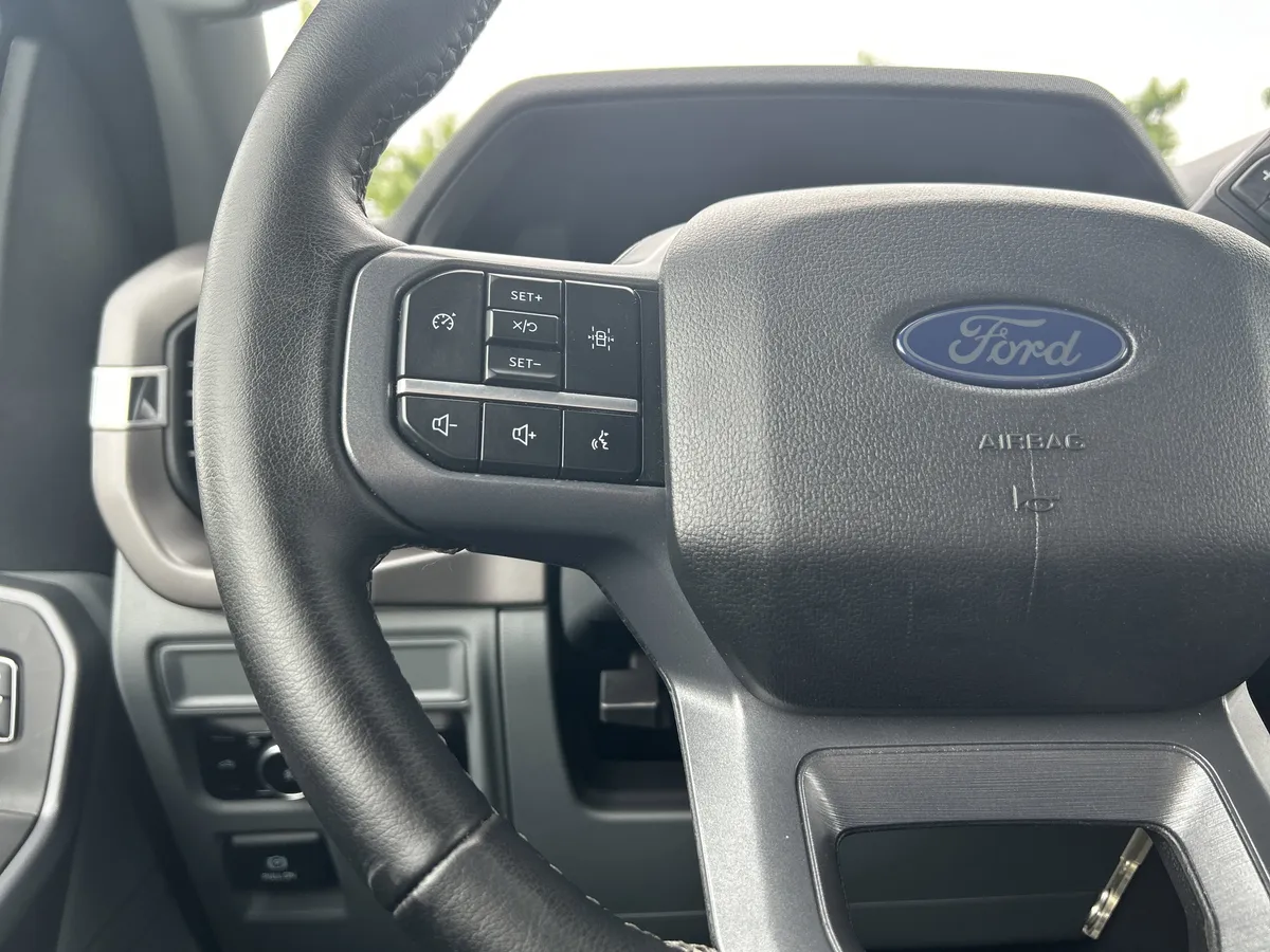 2025 Ford F-150 XLT thumbnail 17