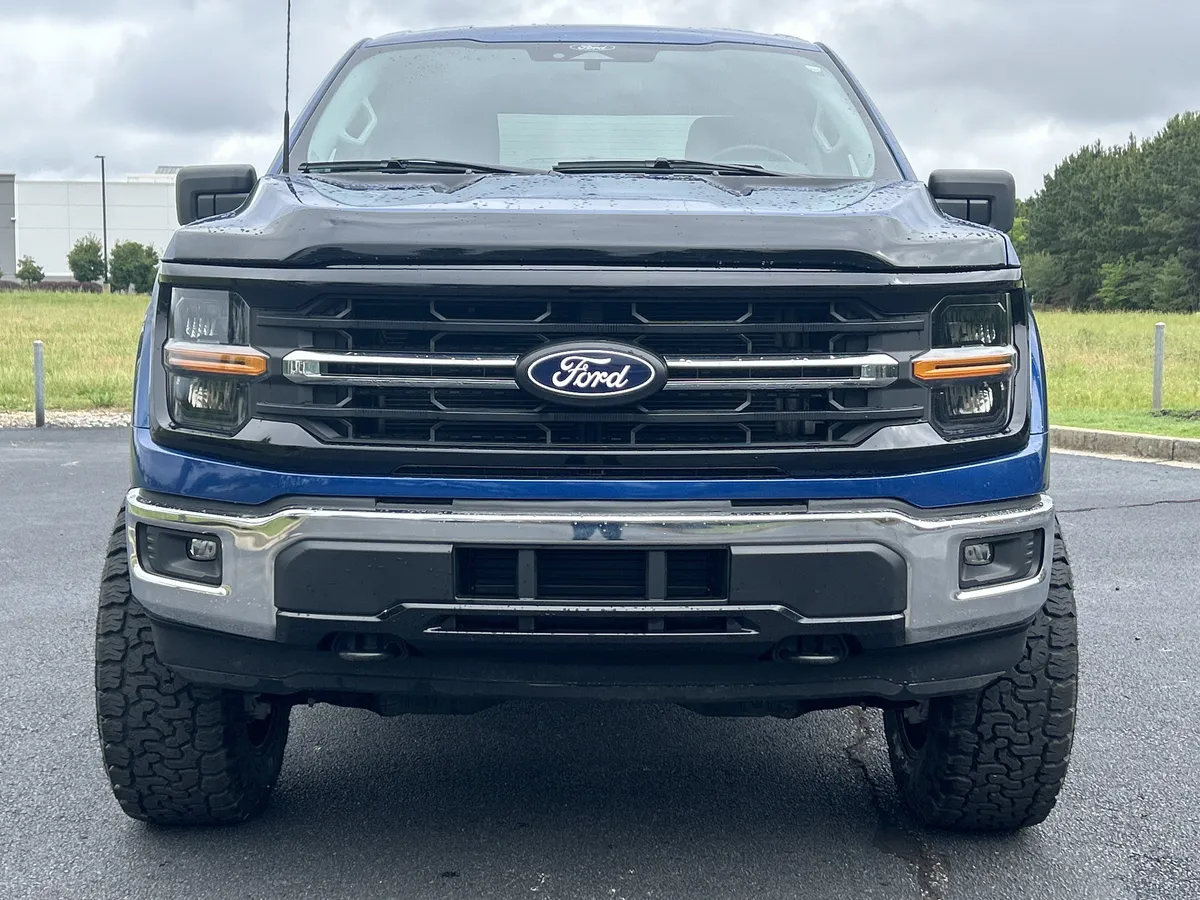 2025 Ford F-150 XLT thumbnail 2