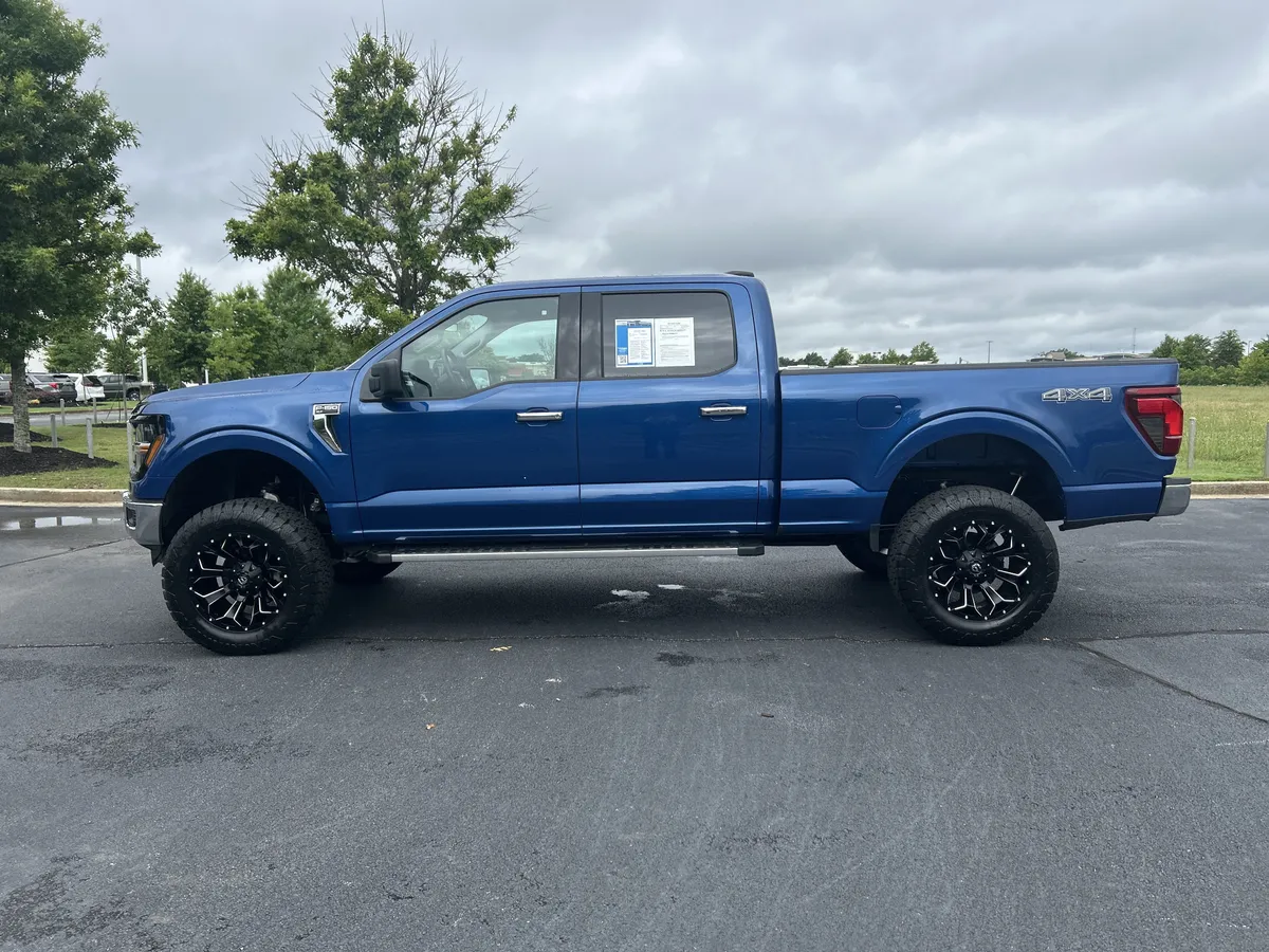 2025 Ford F-150 XLT thumbnail 5