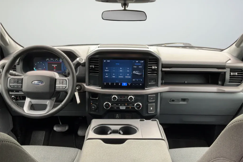 2025 Ford F-150 XLT thumbnail 12