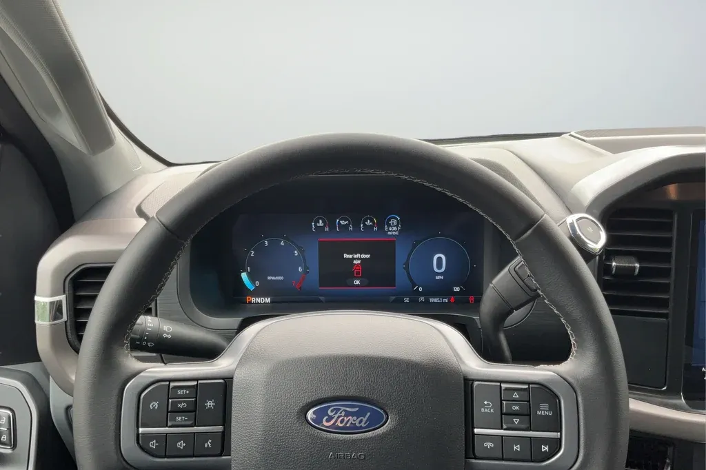 2025 Ford F-150 XLT thumbnail 14