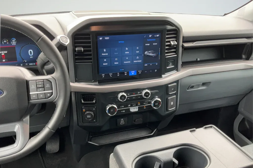 2025 Ford F-150 XLT thumbnail 16