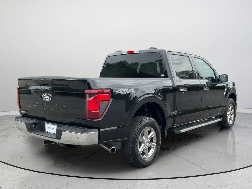 2025 Ford F-150 XLT thumbnail 7