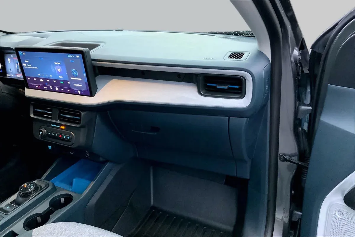 2025 Ford Maverick XLT thumbnail 18