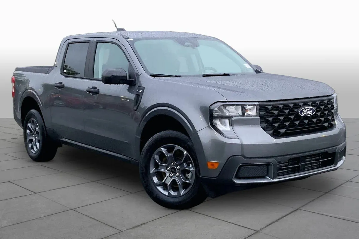 2025 Ford Maverick XLT thumbnail 3