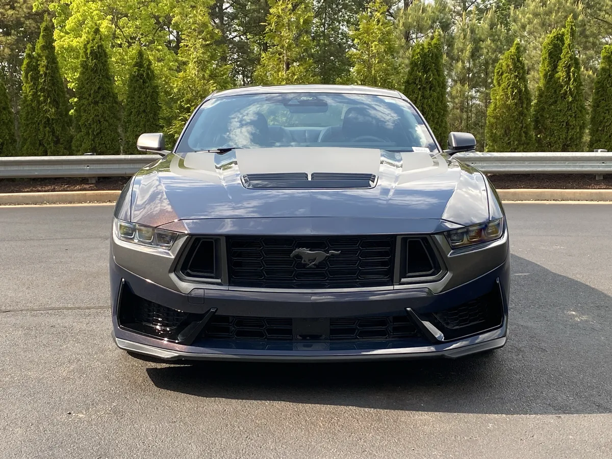 2025 Ford Mustang Dark Horse thumbnail 11