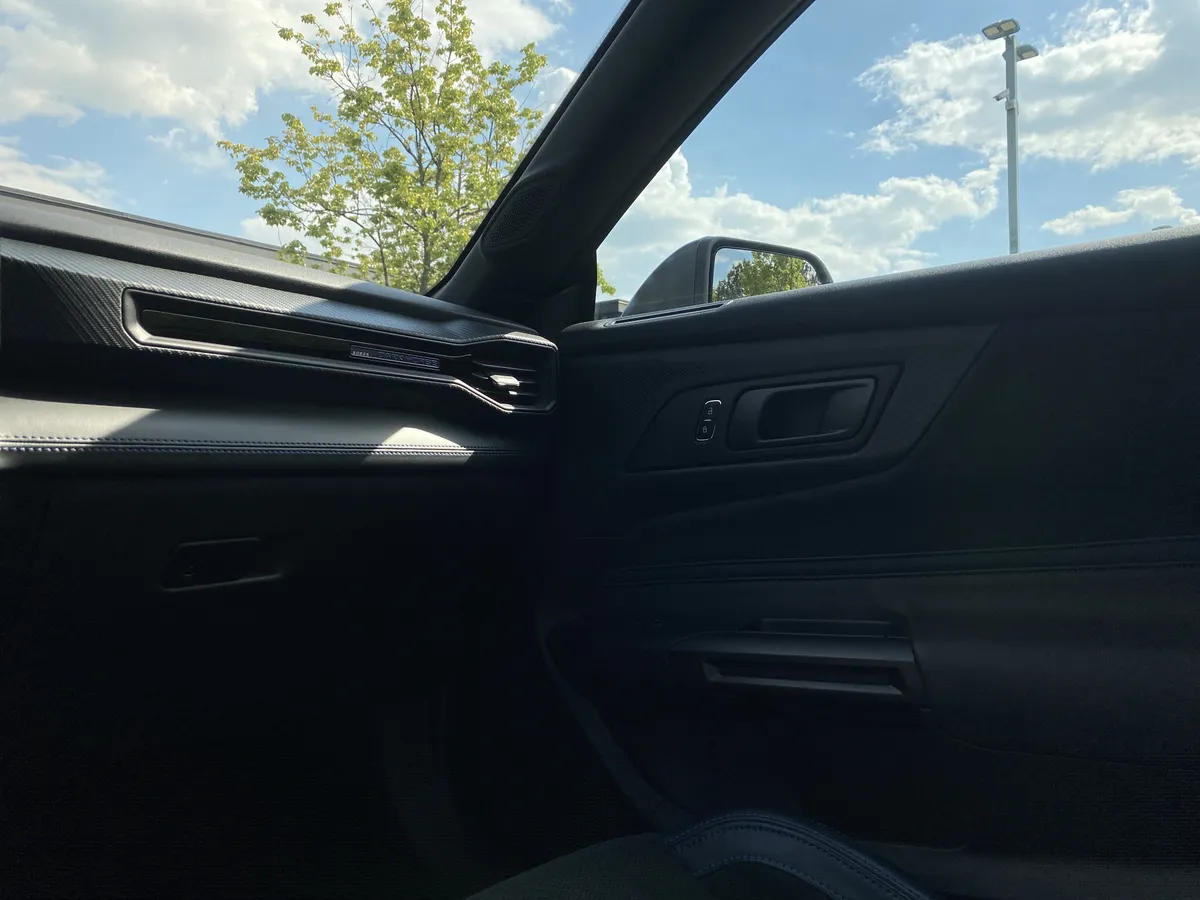 2025 Ford Mustang Dark Horse thumbnail 17