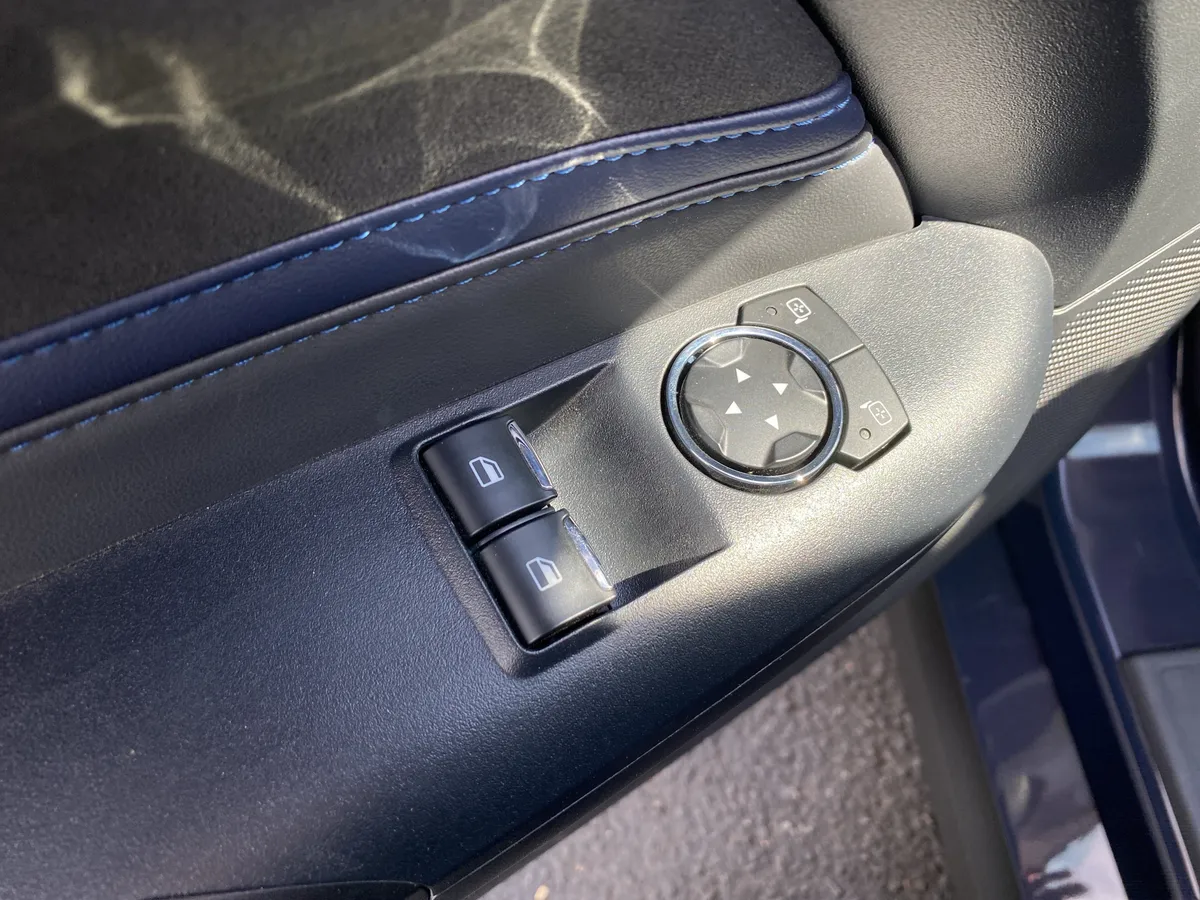 2025 Ford Mustang Dark Horse thumbnail 24