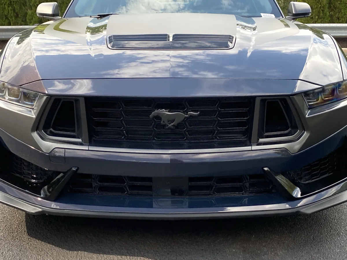 2025 Ford Mustang Dark Horse thumbnail 38