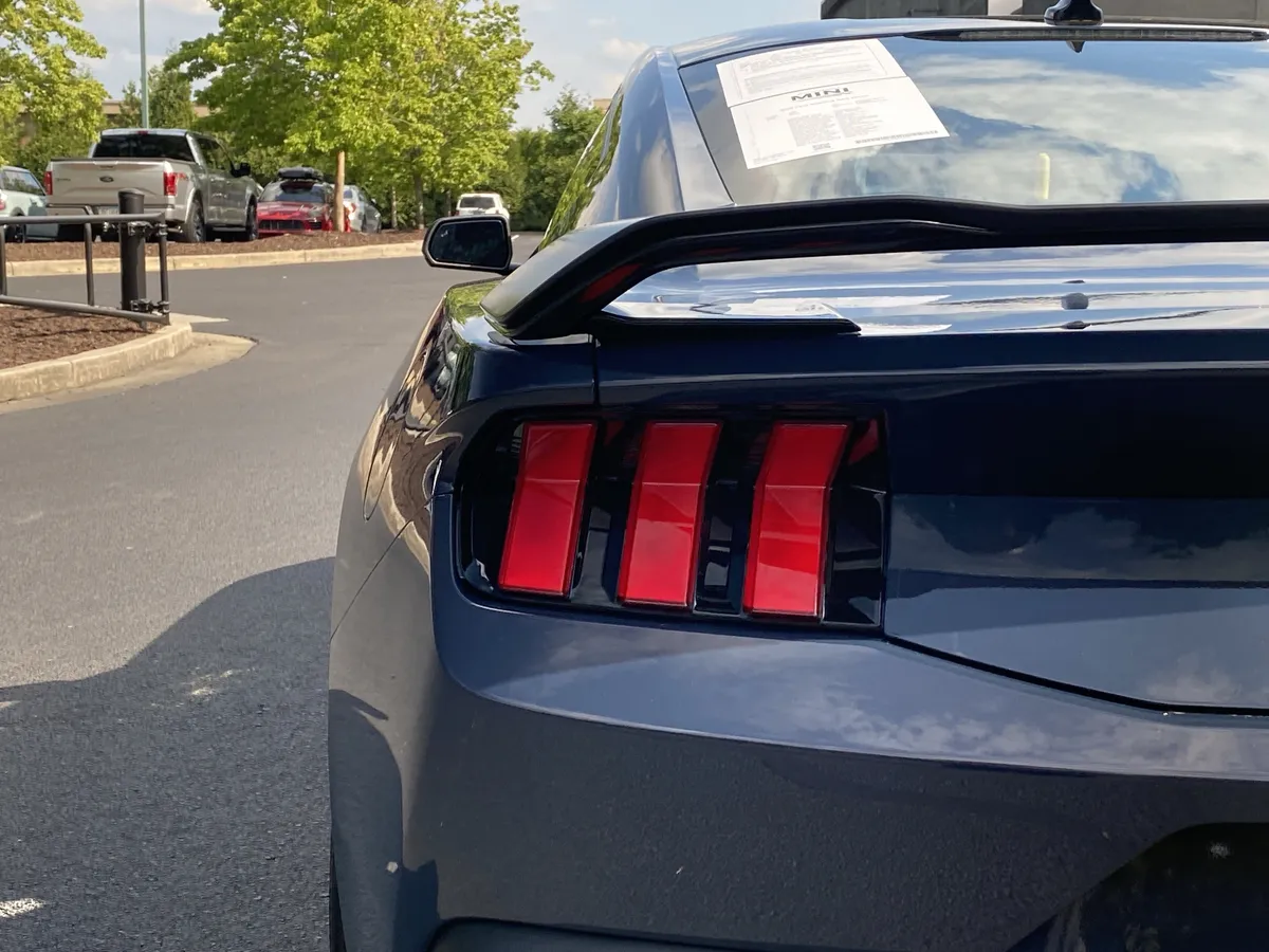 2025 Ford Mustang Dark Horse thumbnail 40