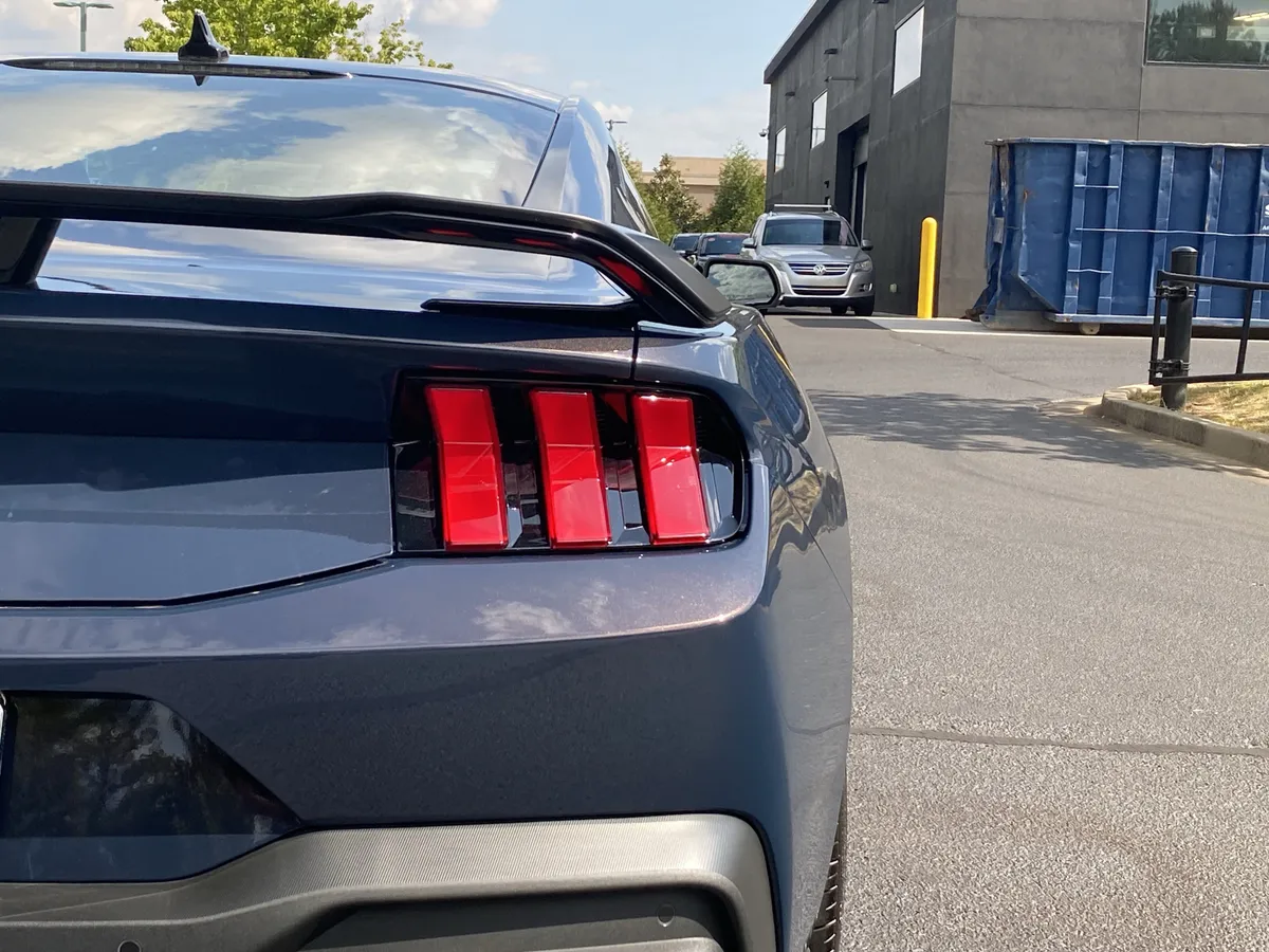 2025 Ford Mustang Dark Horse thumbnail 42