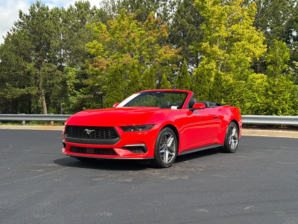2025 Ford Mustang EcoBoost thumbnail 11