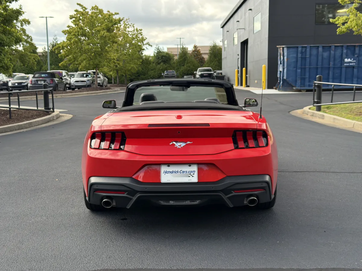 2025 Ford Mustang EcoBoost thumbnail 14