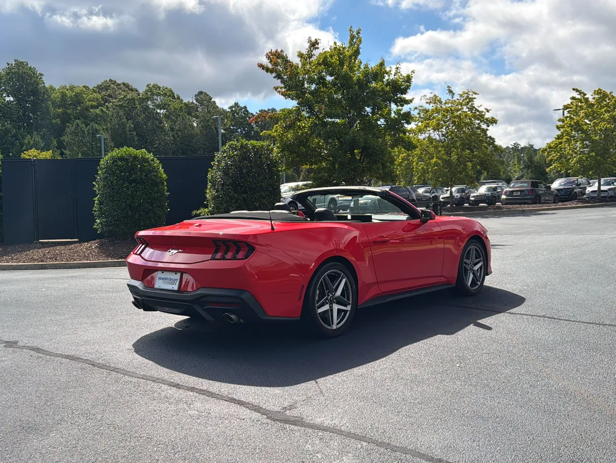 2025 Ford Mustang EcoBoost thumbnail 2