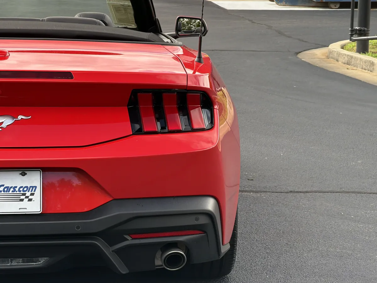 2025 Ford Mustang EcoBoost thumbnail 21
