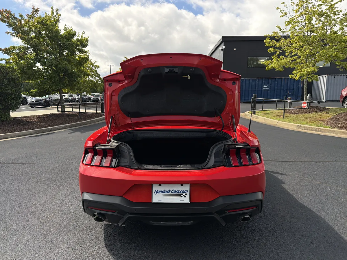 2025 Ford Mustang EcoBoost thumbnail 44