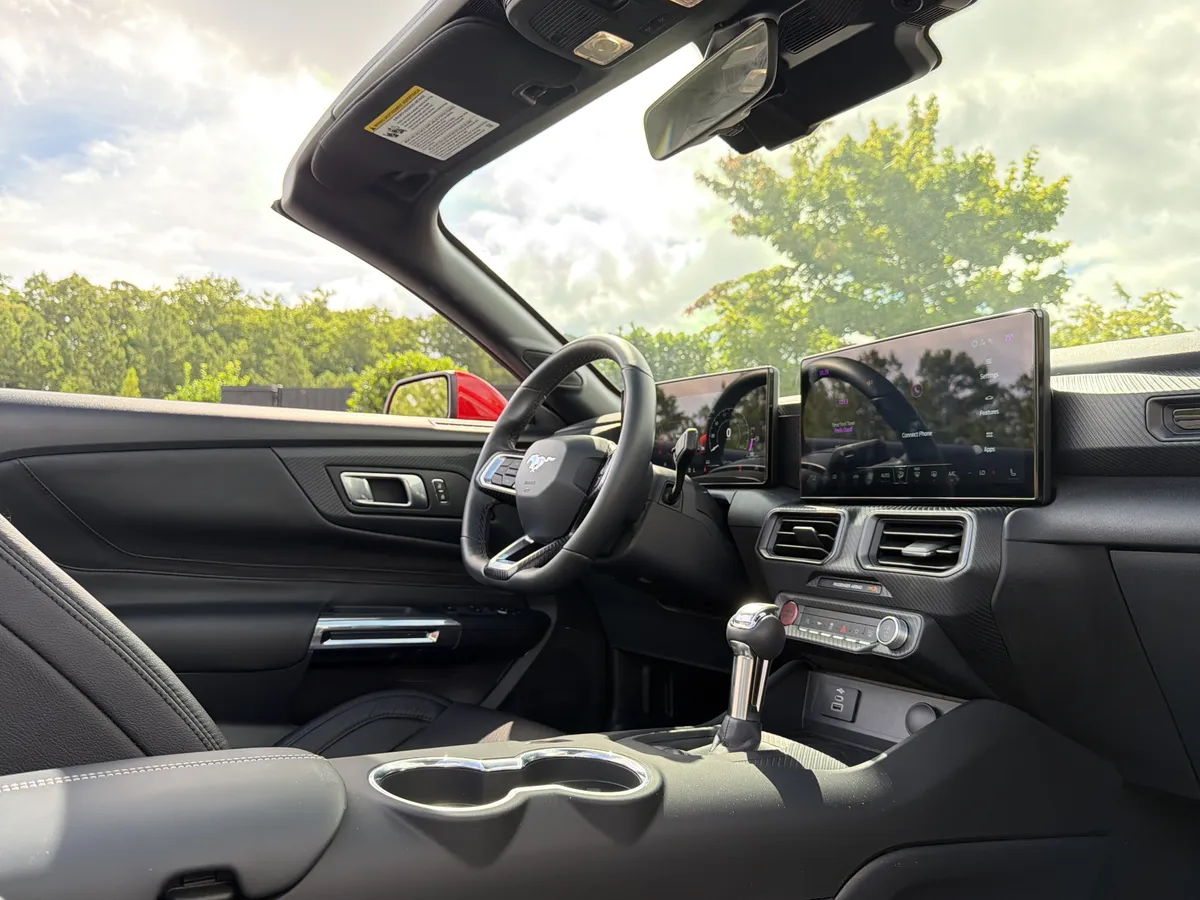 2025 Ford Mustang EcoBoost thumbnail 5