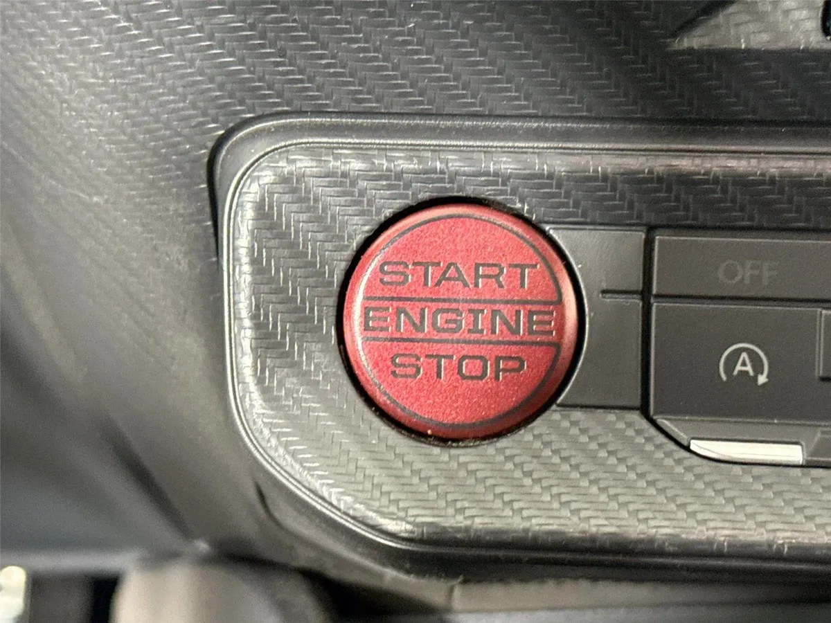 2025 Ford Mustang EcoBoost Premium thumbnail 23