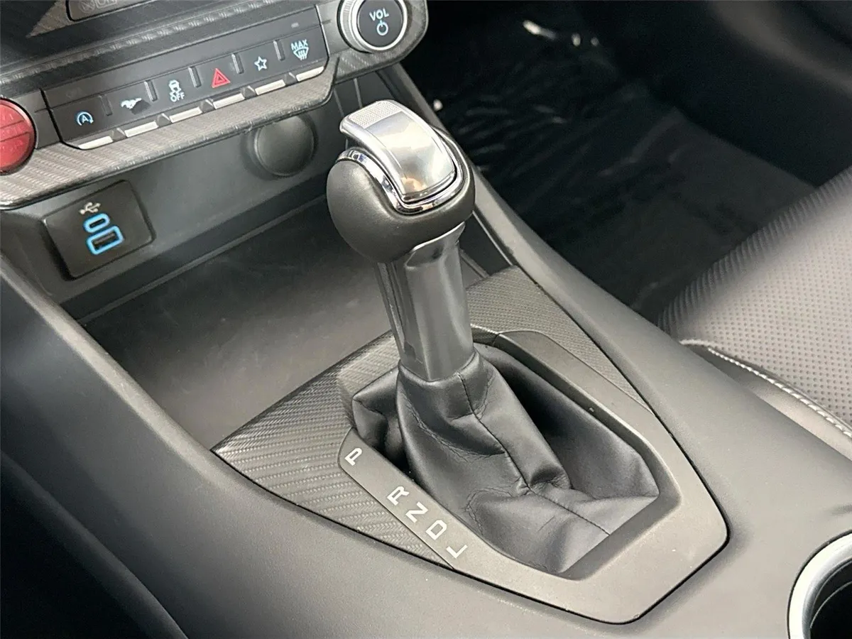 2025 Ford Mustang EcoBoost Premium thumbnail 27