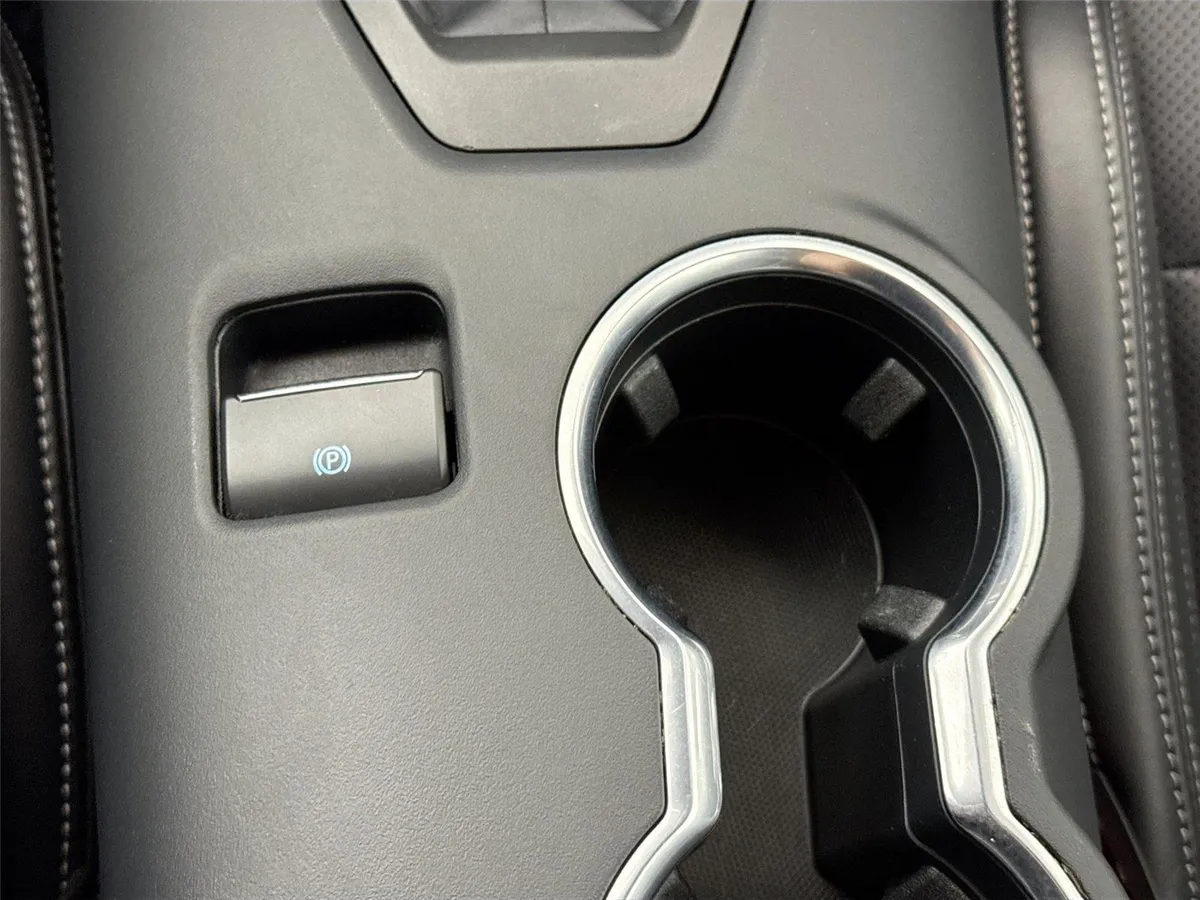 2025 Ford Mustang EcoBoost Premium thumbnail 29