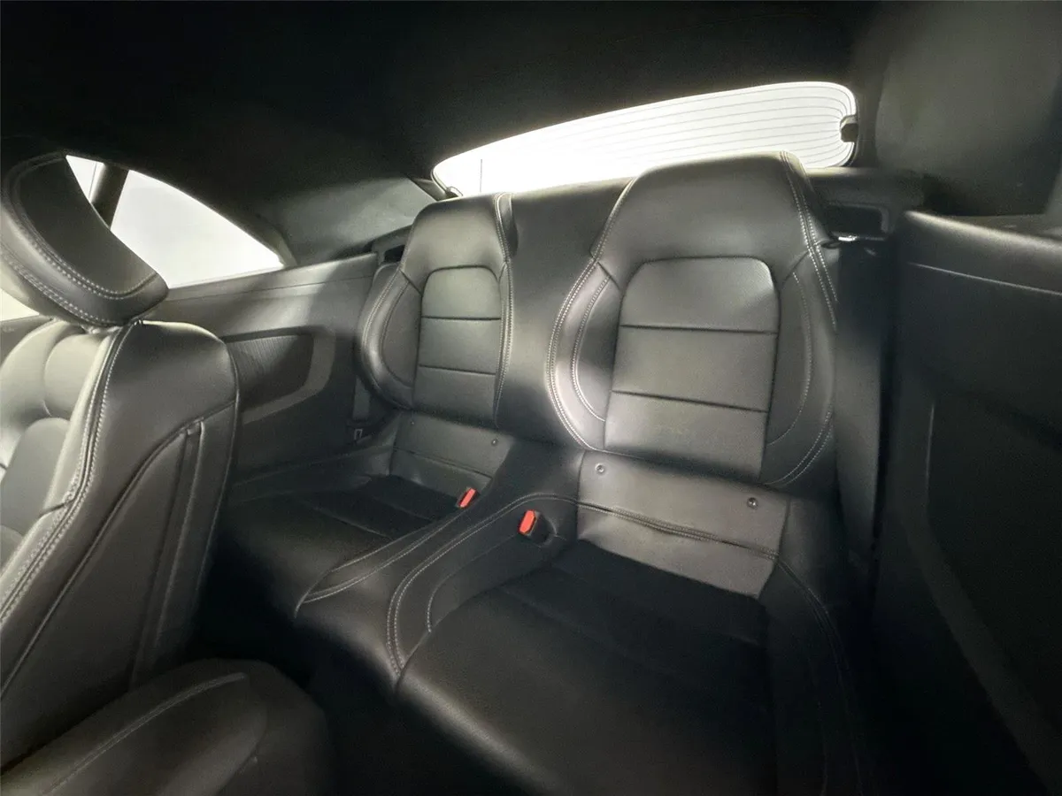 2025 Ford Mustang EcoBoost Premium thumbnail 32