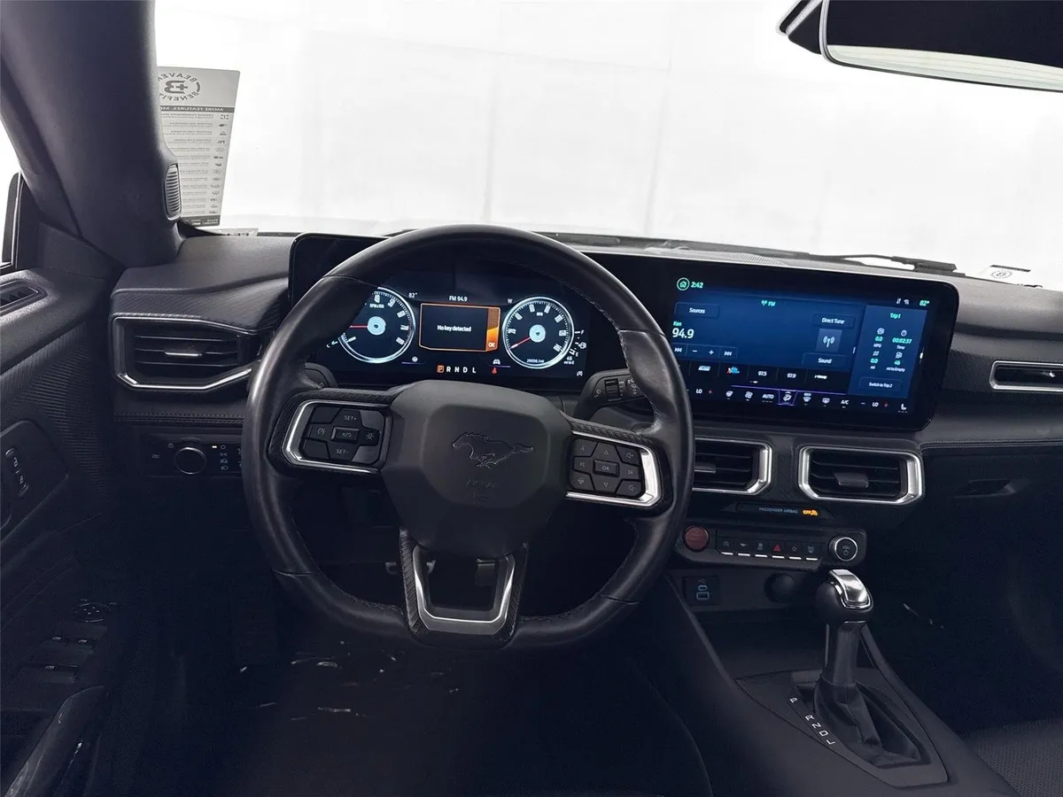2025 Ford Mustang EcoBoost Premium thumbnail 33