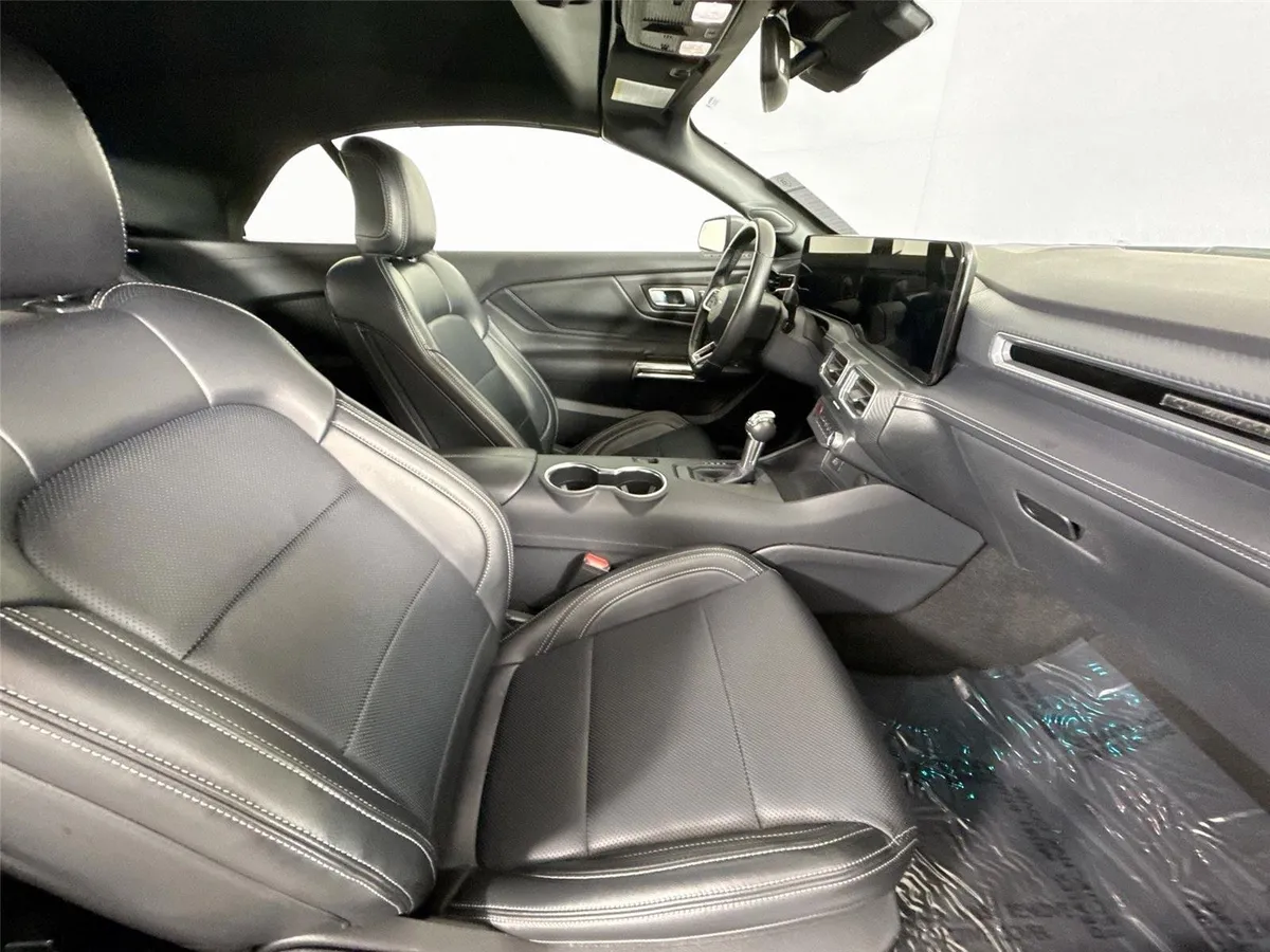 2025 Ford Mustang EcoBoost Premium thumbnail 41
