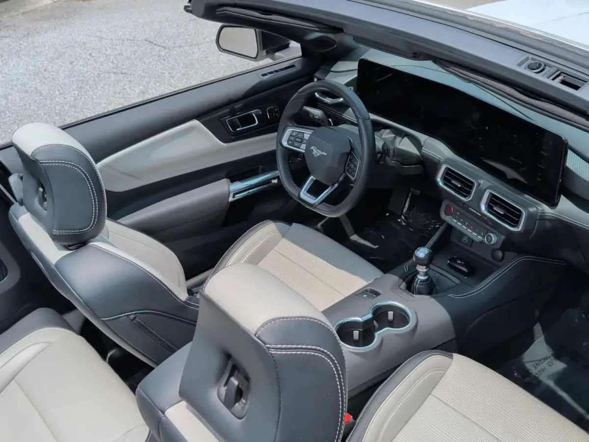 2025 Ford Mustang GT Premium thumbnail 7