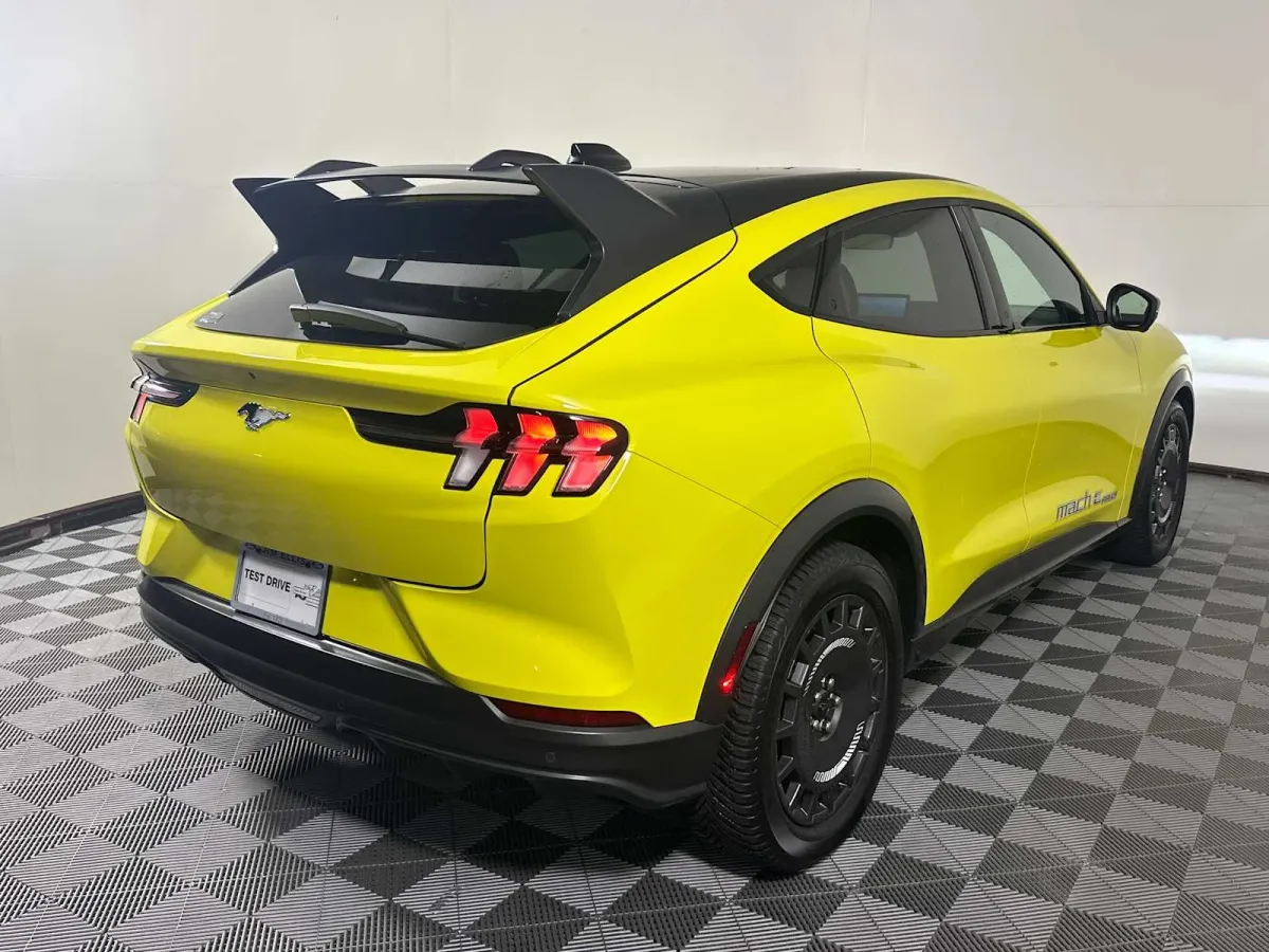 2025 Ford Mustang Mach-E GT thumbnail 12