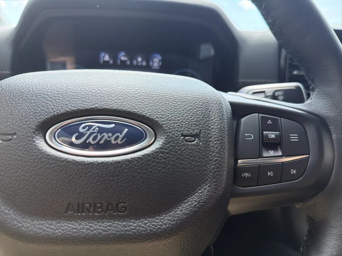 2025 Ford Ranger Lariat thumbnail 10