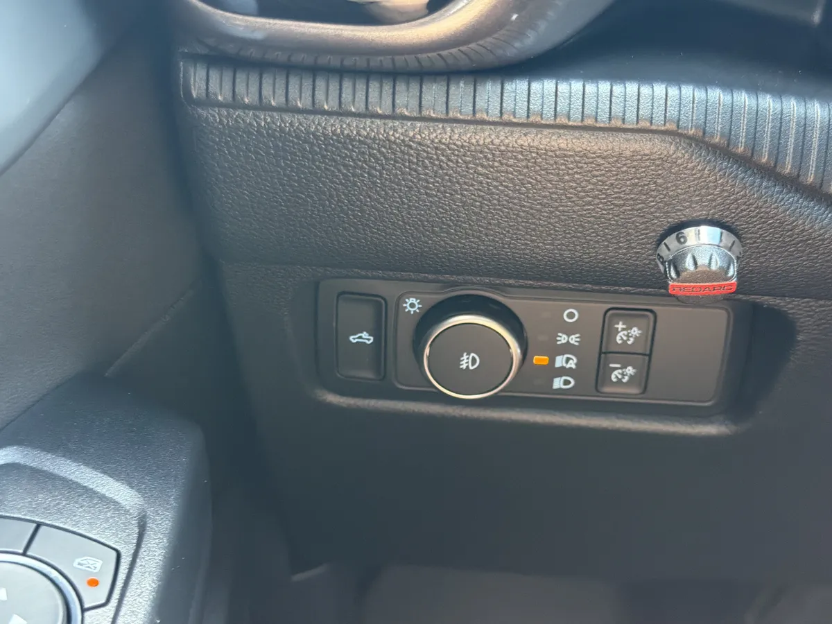 2025 Ford Ranger Lariat thumbnail 12