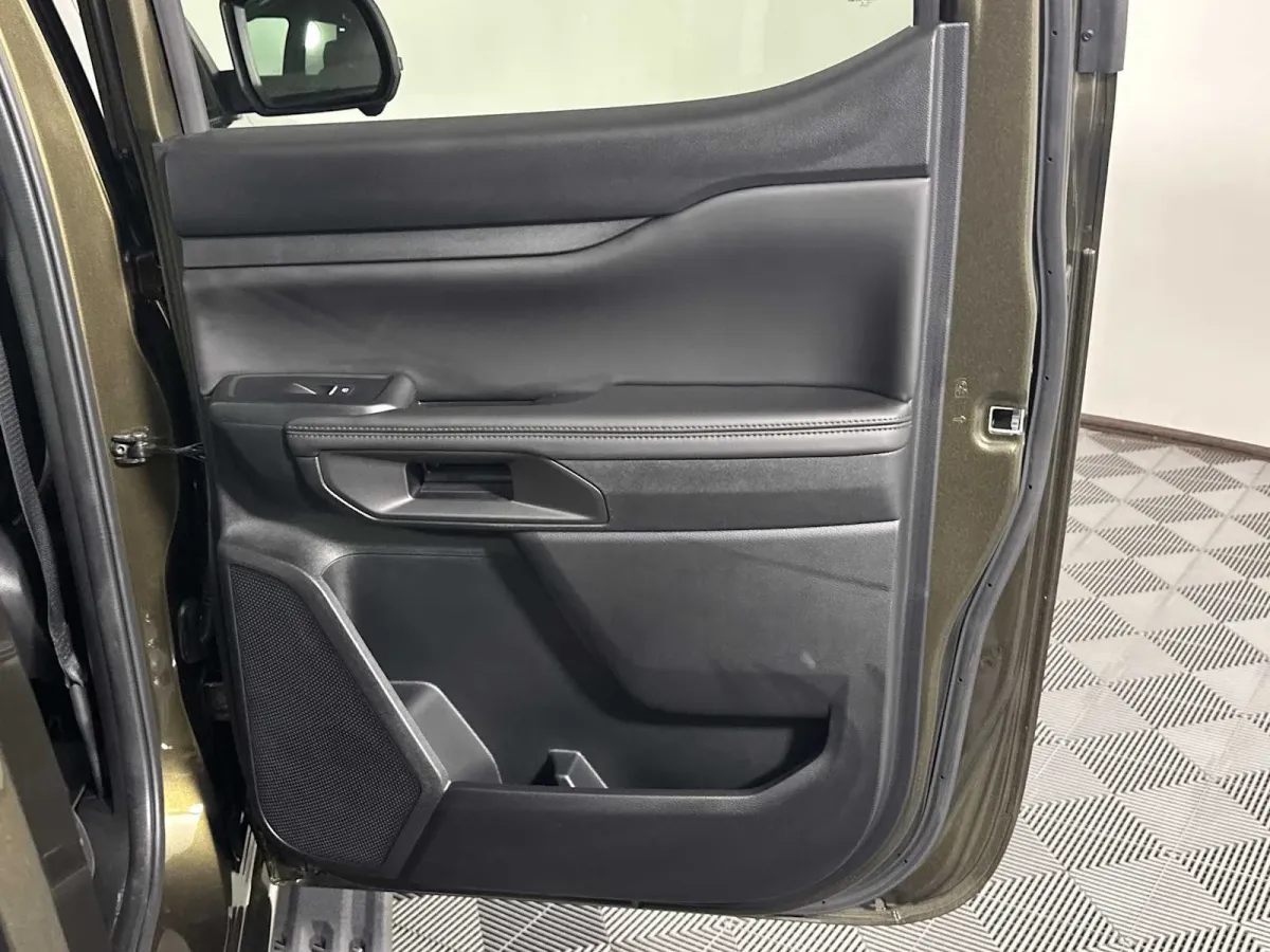 2025 Ford Ranger Raptor thumbnail 24