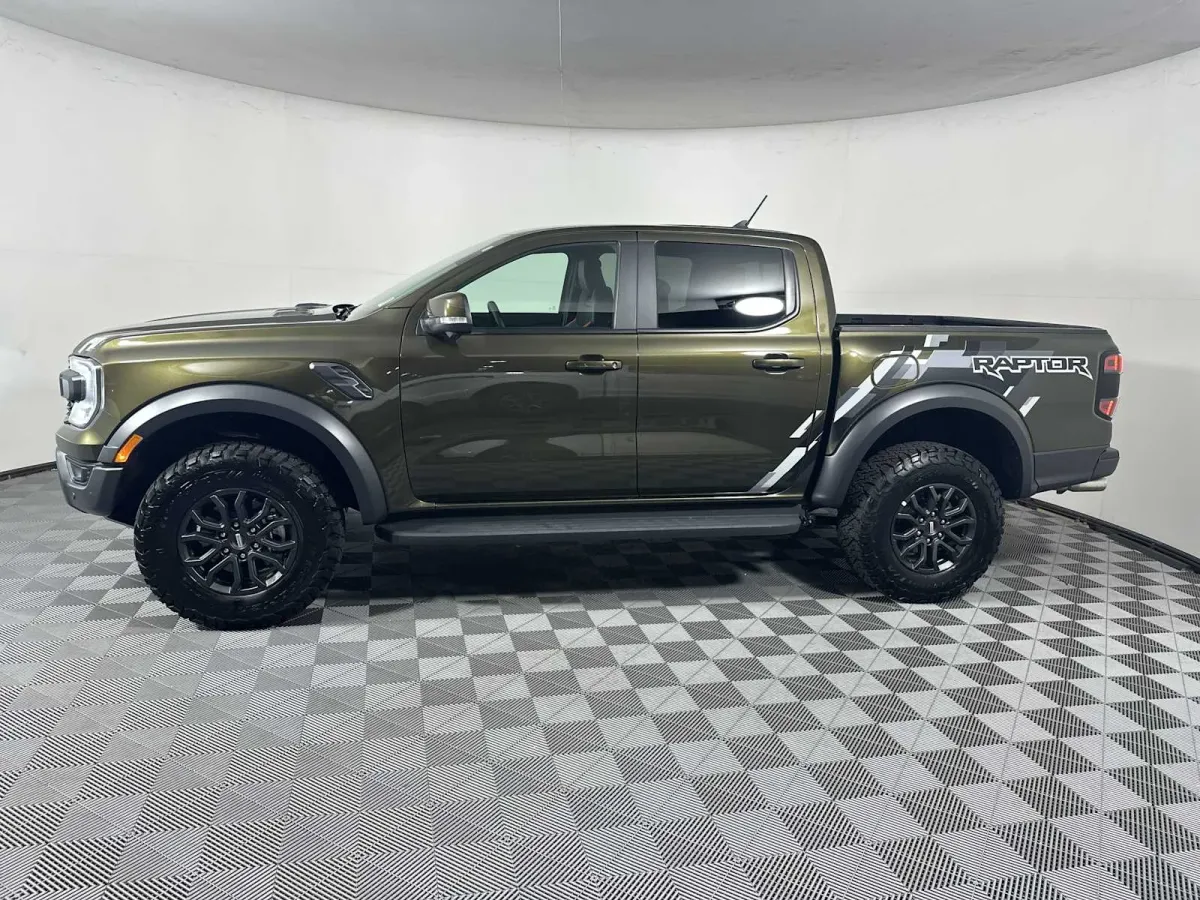 2025 Ford Ranger Raptor thumbnail 8
