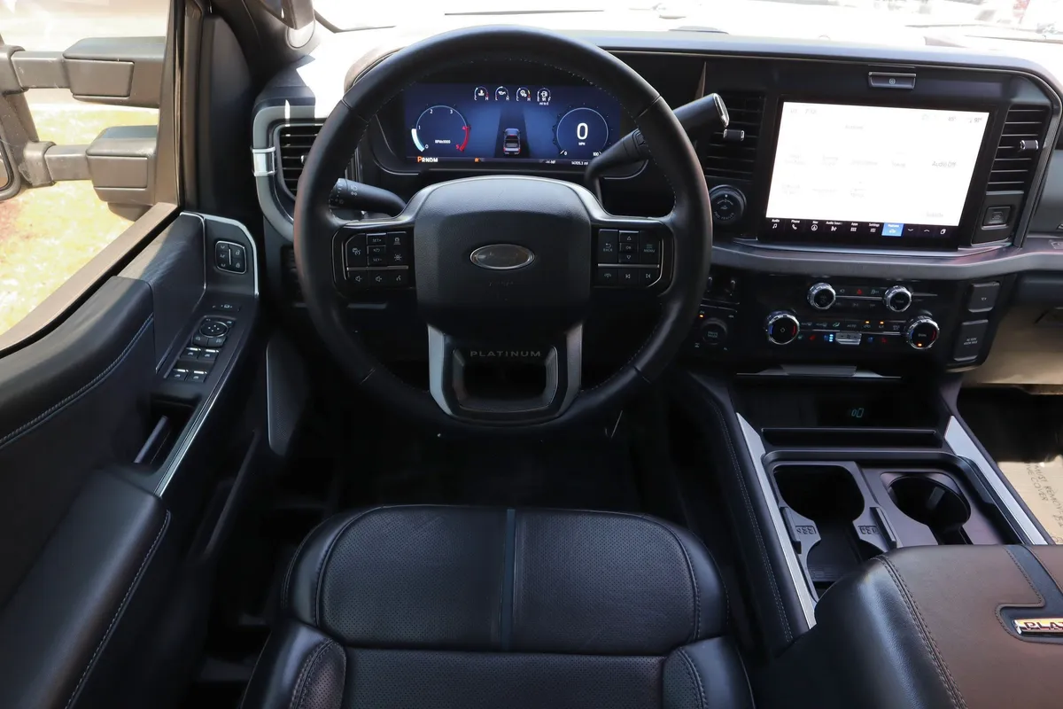 2025 Ford Super Duty F-250 SRW Platinum thumbnail 30