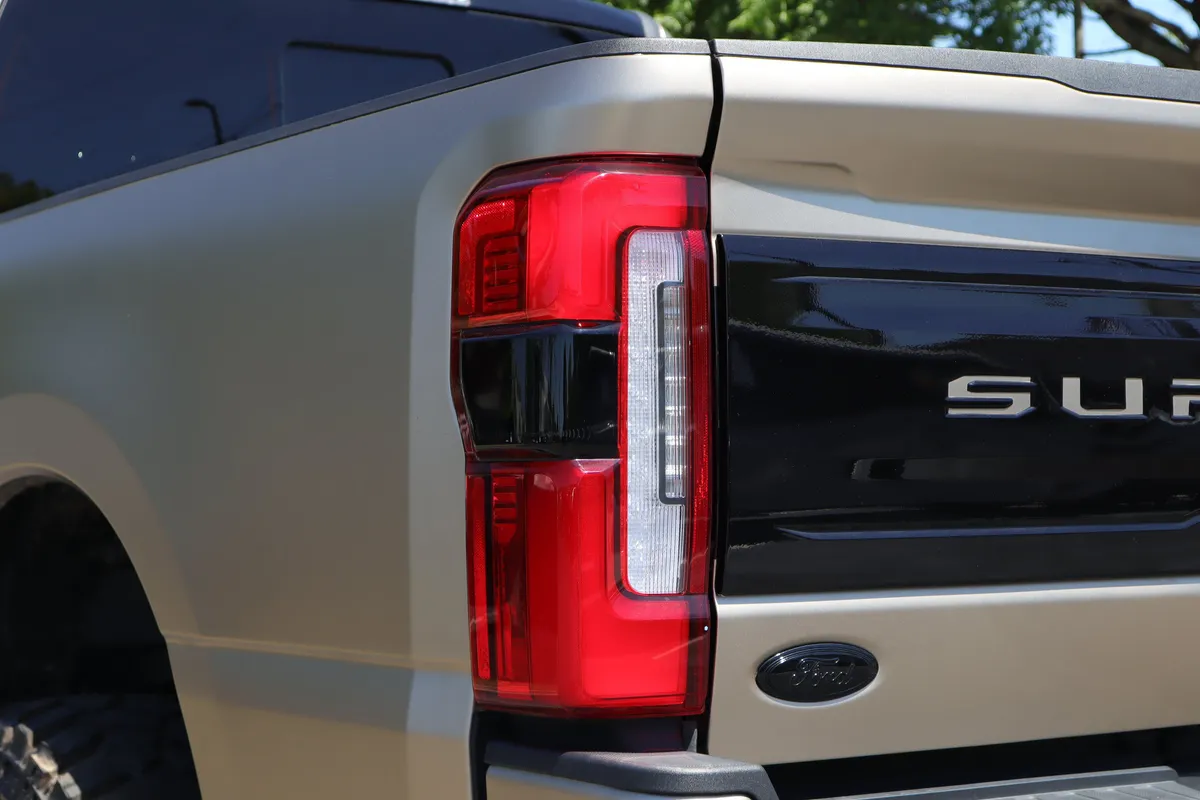 2025 Ford Super Duty F-250 SRW Platinum thumbnail 32